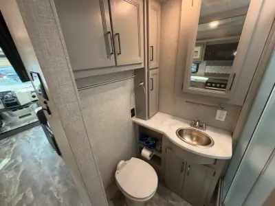 2023 Thor Motor Coach WINDSPORT 29M photo 19