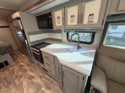 2023 Thor Motor Coach WINDSPORT 29M photo 15
