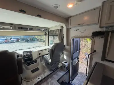 2023 Thor Motor Coach WINDSPORT 29M photo 10