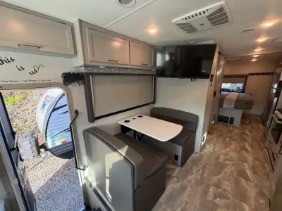 2023 Thor Motor Coach WINDSPORT 29M photo 9