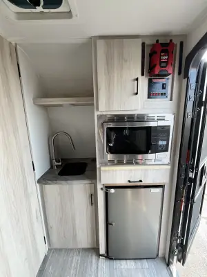 2023 Winnebago HIKE 100 H1316DB photo 17