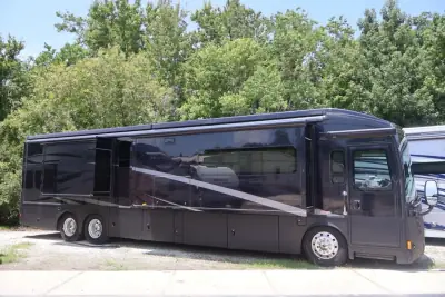 2016 Winnebago GRAND TOUR 42QL photo 3
