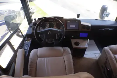 2016 Winnebago GRAND TOUR 42QL photo 9