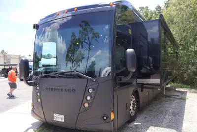 2016 Winnebago GRAND TOUR 42QL photo 2