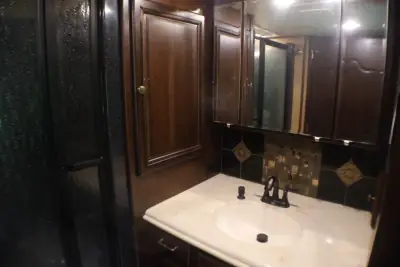 2016 Winnebago GRAND TOUR 42QL photo 29
