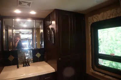 2016 Winnebago GRAND TOUR 42QL photo 23