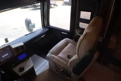 2016 Winnebago GRAND TOUR 42QL photo 10