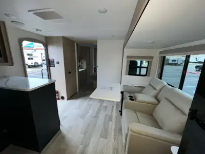 2025 Winnebago MINNIE 2730FK photo 23