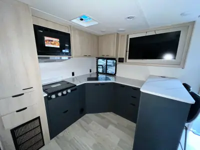 2025 Winnebago MINNIE 2730FK photo 15