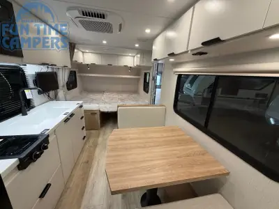 2027 Winnebago MICRO MINNIE 2000TRB photo 23