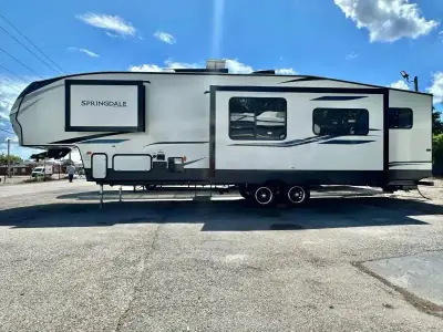 2021 Keystone Springdale Fifth Wheel 300FWBH photo 2