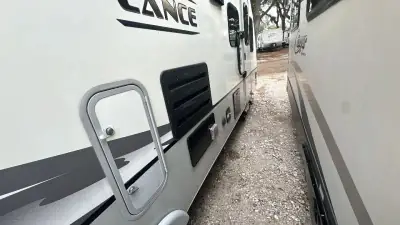 2021 Lance Lance 2465 photo 12