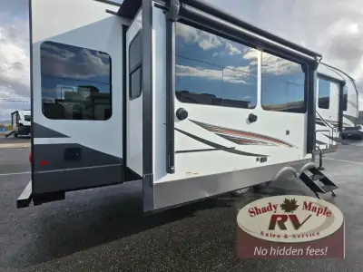 2022 Forest River Rockwood Ultra Lite 2893BS photo 7