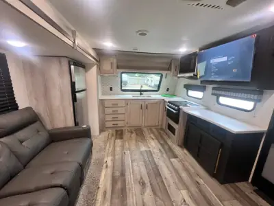2021 K-Z Connect SE C221FKKSE