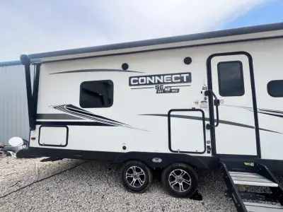 2021 K-Z Connect SE C221FKKSE photo 40