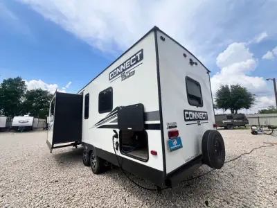 2021 K-Z Connect SE C221FKKSE photo 48