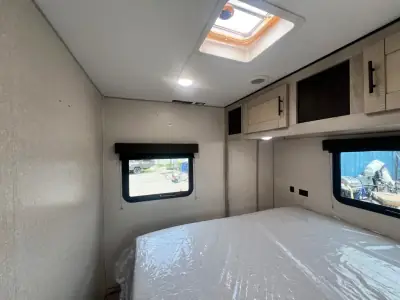 2021 K-Z Connect SE C221FKKSE photo 30