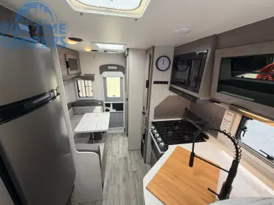 2027 Lance 850 TRUCK CAMPER photo 21