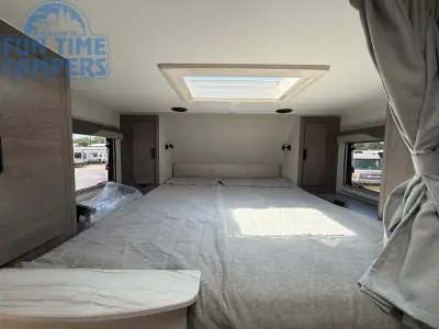 2027 Lance 850 TRUCK CAMPER photo 18