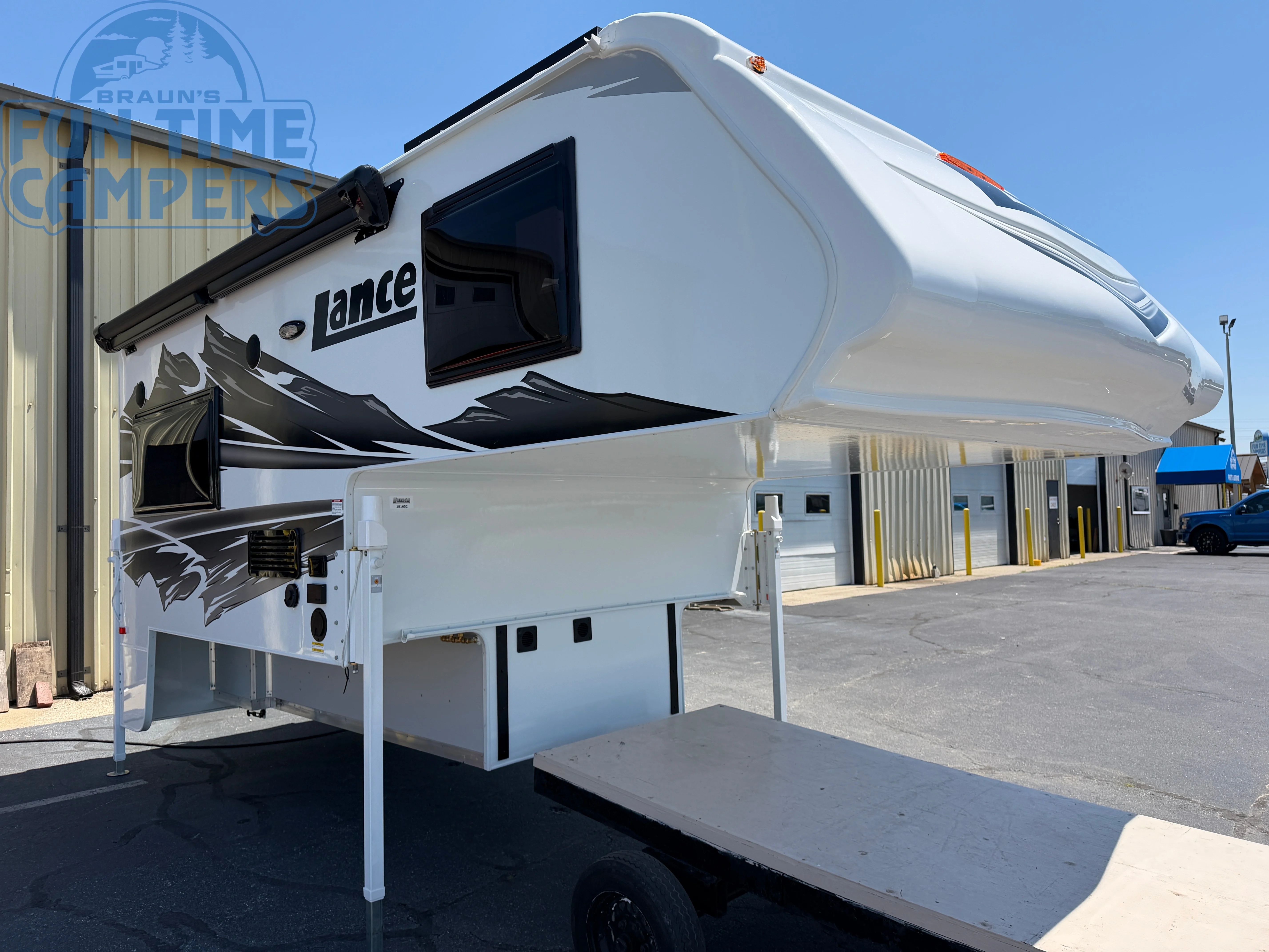 2027 Lance 850 TRUCK CAMPER exterior