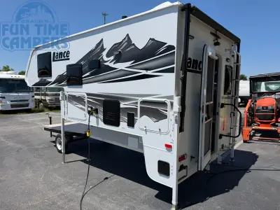 2027 Lance 850 TRUCK CAMPER photo 4