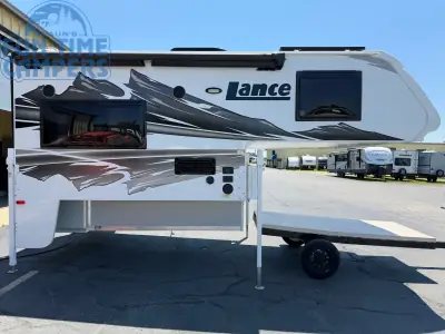 2027 Lance 850 TRUCK CAMPER photo 9