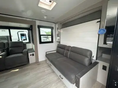 2027 Jayco Jay Feather 19MRK photo 14
