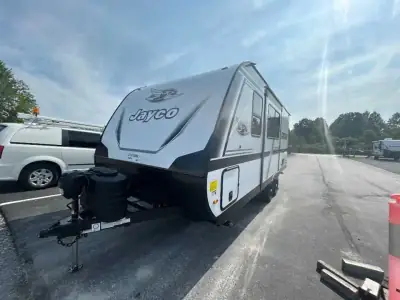 2027 Jayco Jay Feather 19MRK photo 3