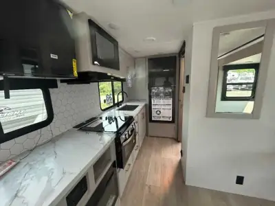 2027 Jayco Jay Feather 19MRK photo 8