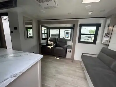 2027 Jayco Jay Feather 19MRK photo 4