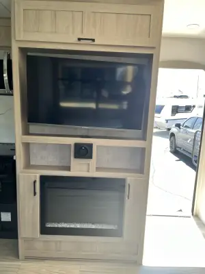 2024 Winnebago VOYAGE 2427RB photo 14