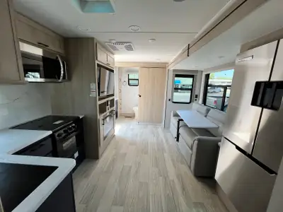 2024 Winnebago VOYAGE 2427RB photo 26