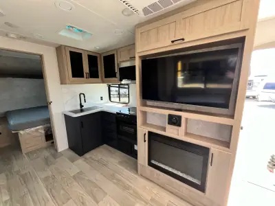 2024 Winnebago VOYAGE 2427RB photo 13