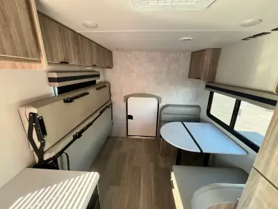 2024 Winnebago M-SERIES 2225MK photo 18