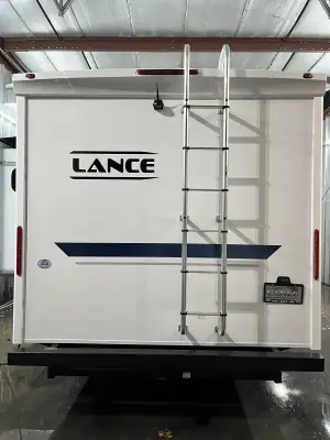 2023 Lance 1985 photo 5