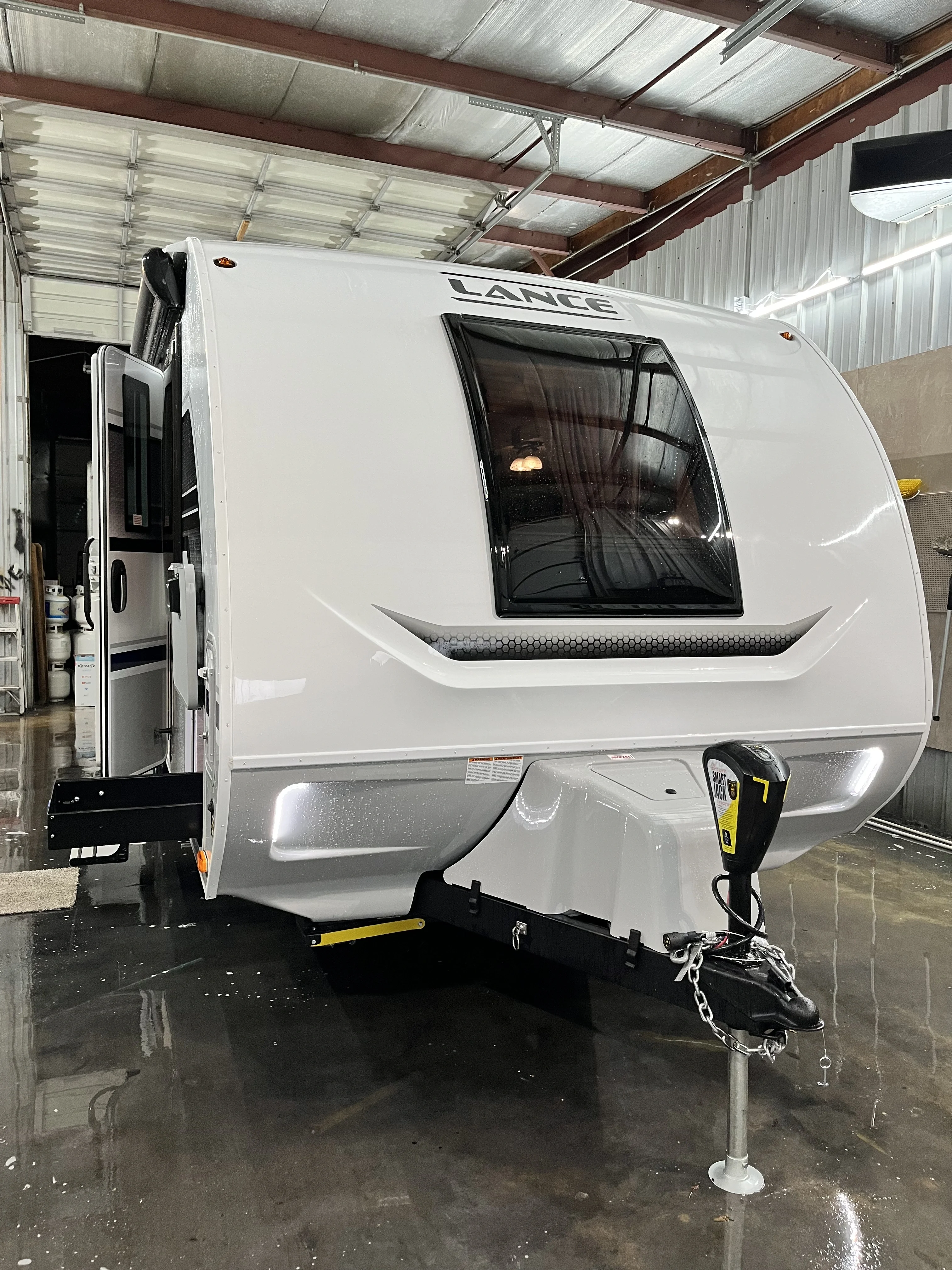 2023 Lance 1985 exterior