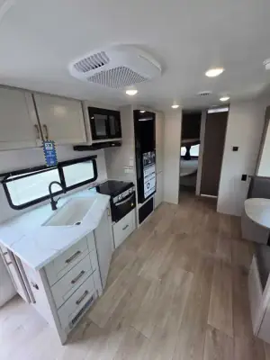 2027 Jayco Jay Flight 261BHS photo 6