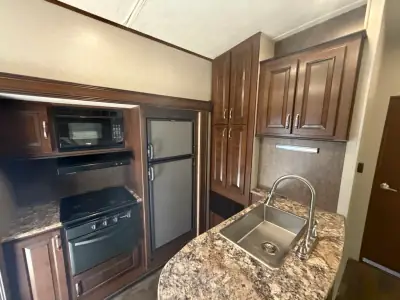 2017 Heartland TORQUE T31 photo 10