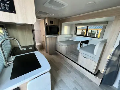 2024 Winnebago MICRO MINNIE 2108FBS photo 12