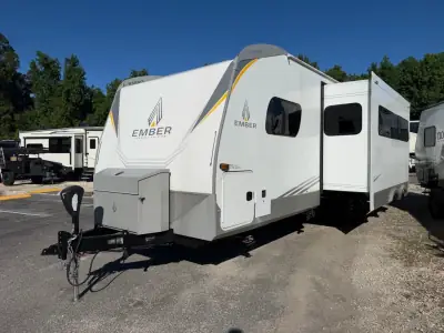 2024 Ember TOURING EDITION 28BH photo 2