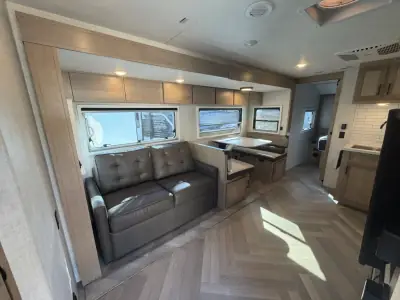 2024 Ember TOURING EDITION 28BH photo 8