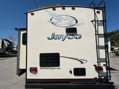 2015 Jayco Eagle 306RKDS photo 4