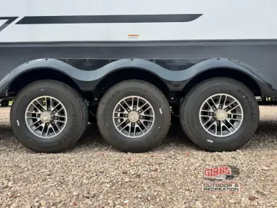 2026 Dutchmen VOLTAGE V SERIES 4250 photo 7