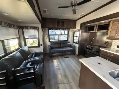 2019 Forest River CEDAR CREEK 31IK photo 5