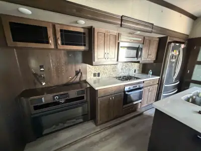 2019 Forest River CEDAR CREEK 31IK photo 7