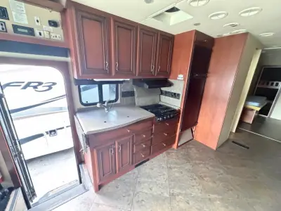 2013 Newmar CANYON STAR 3920 photo 10