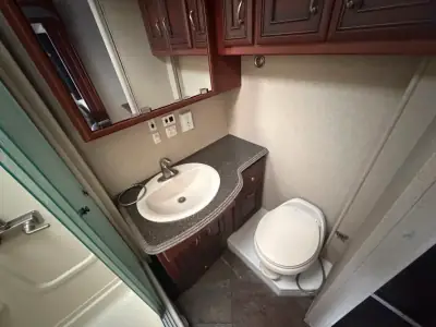 2013 Newmar CANYON STAR 3920 photo 19