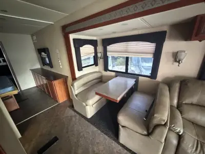 2013 Newmar CANYON STAR 3920 photo 15