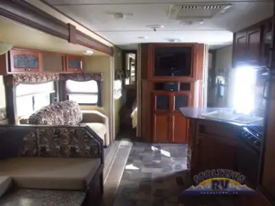 2013 Forest River Avenger 28BHS photo 7