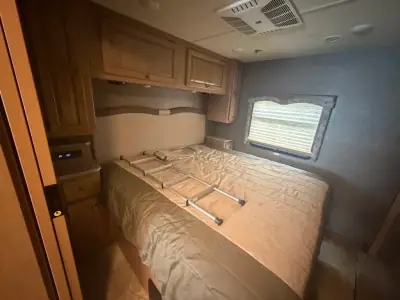2018 Thor Motor Coach WINDSPORT 29M photo 25